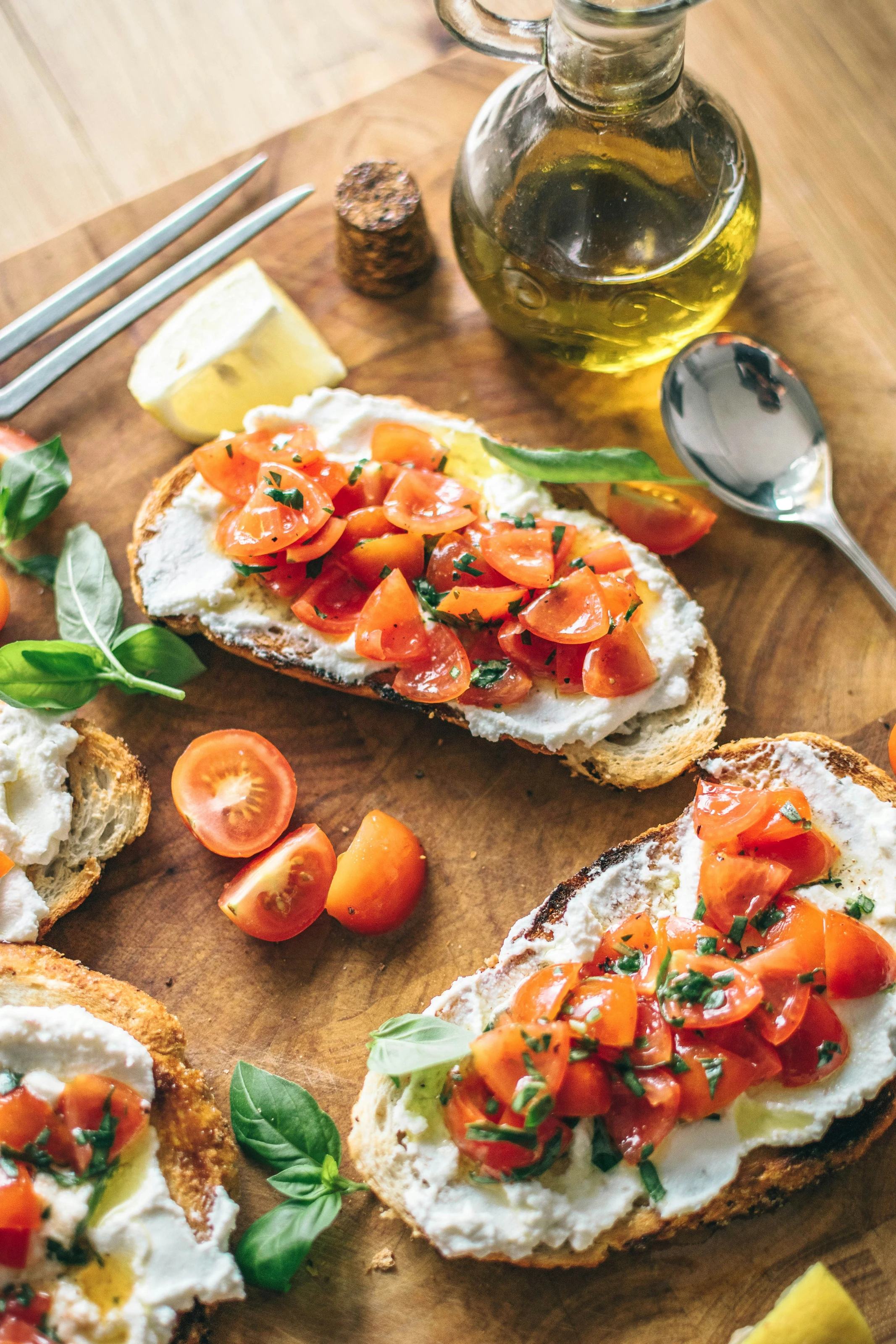 Fresh Tomato Crostini